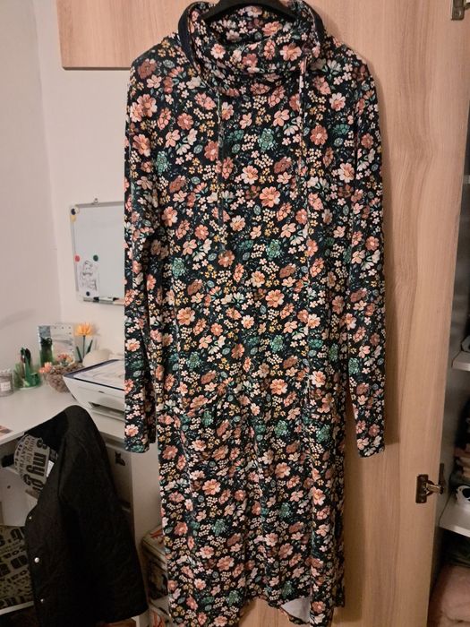 Sukienka w kwiaty