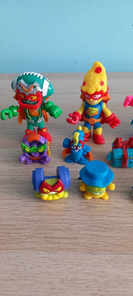 Figurki super things,zings