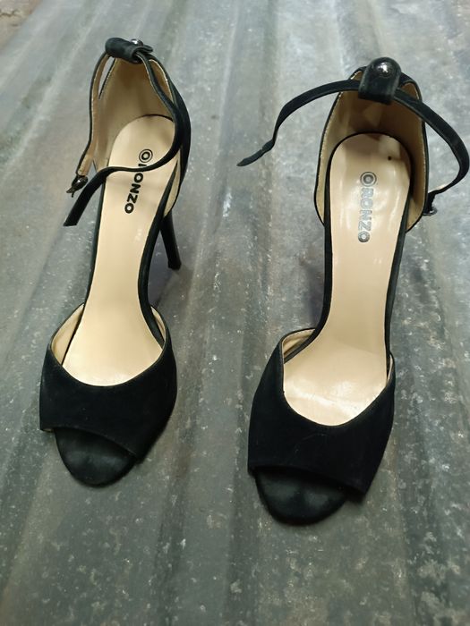 Літні туфлі на підборах