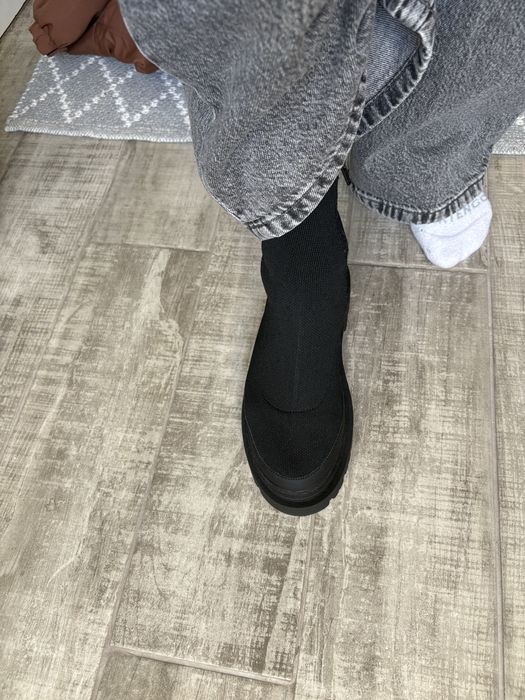 Нові чоботи zara