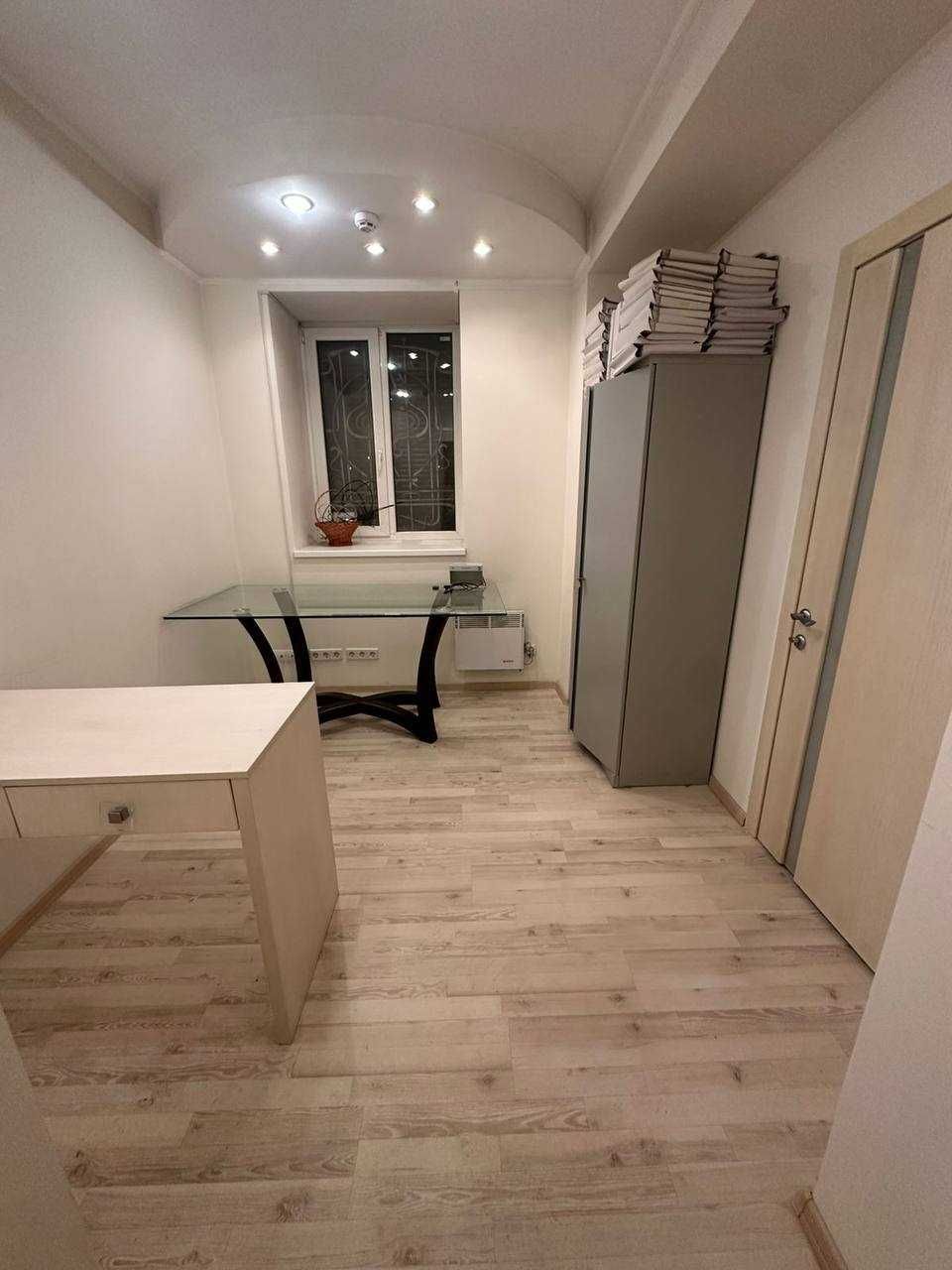 Продам коммерческое помещение в центре (ул, Старокозацкая 80)