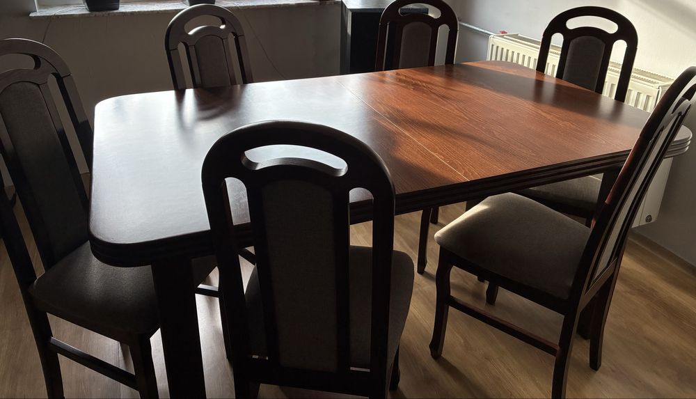 Sprzedam stół plus 6 krzeseł tapicerowanych