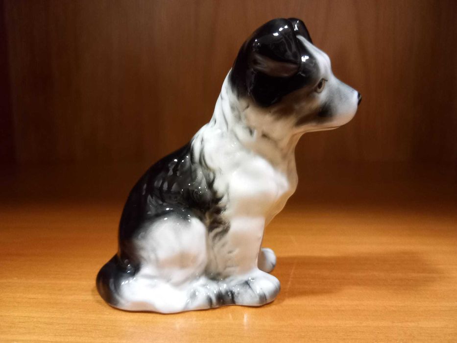 Par de cãezinhos em loiça com acabamento vidrado