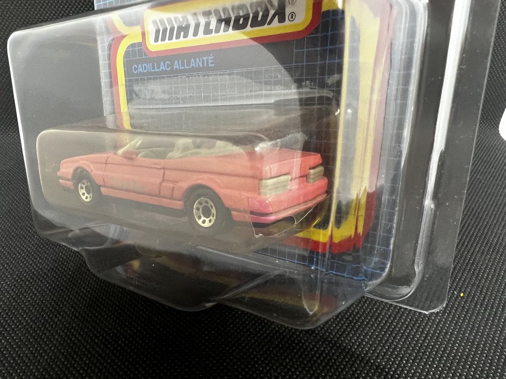 Matchbox Cadillac Allante nowy protector