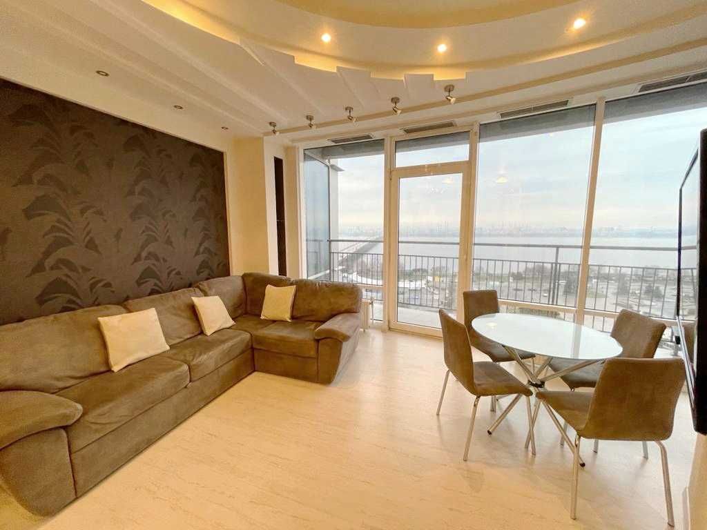 Премиум в Мост Сити, вид - река. Центр. Джакузи. 2к.  21 этаж. Балкон.