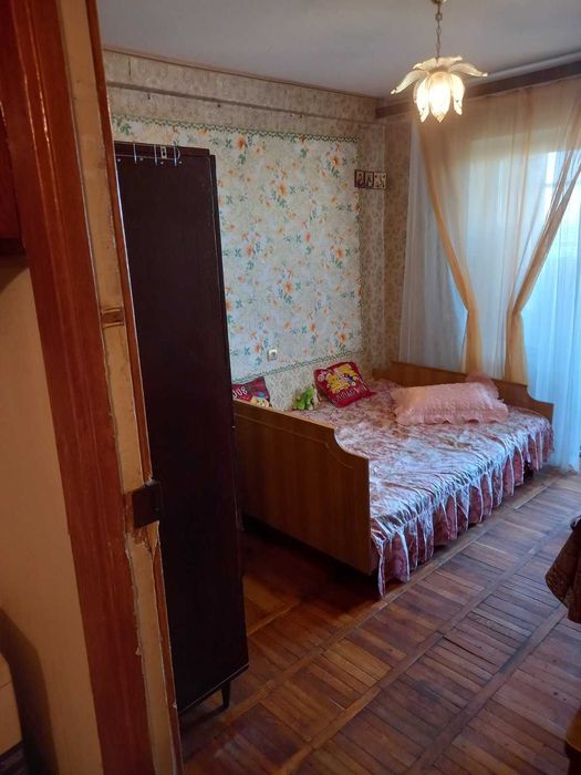 Сдам комнату на Лісному масиві.