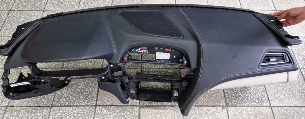 BMW 6 F13 deska rozdzielcza konsola SKÓRA poduszka oryginał stan BDB