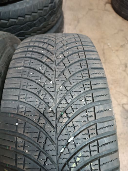 Opony wielosezonowe 235 65 R16C GoodYear