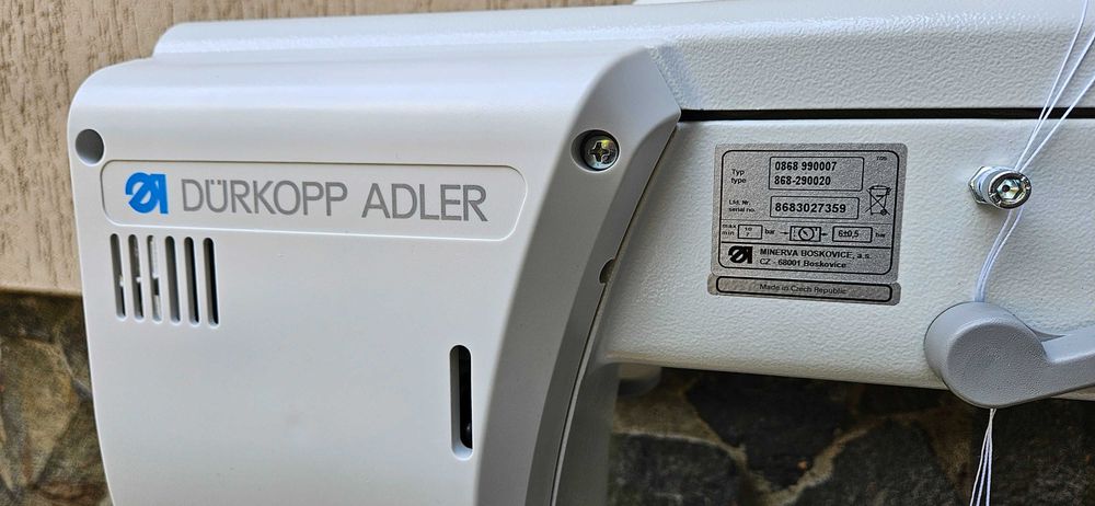Durkopp Adler 868 M Type Eco. Промислова колонкова швейна машина.