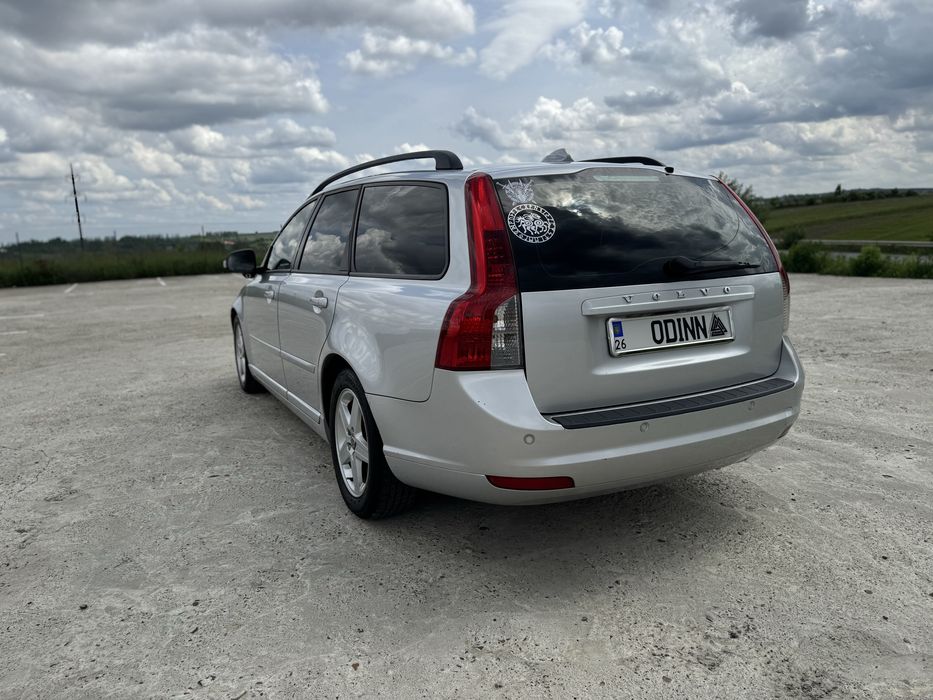 Volvo v50 d2 доглянутий