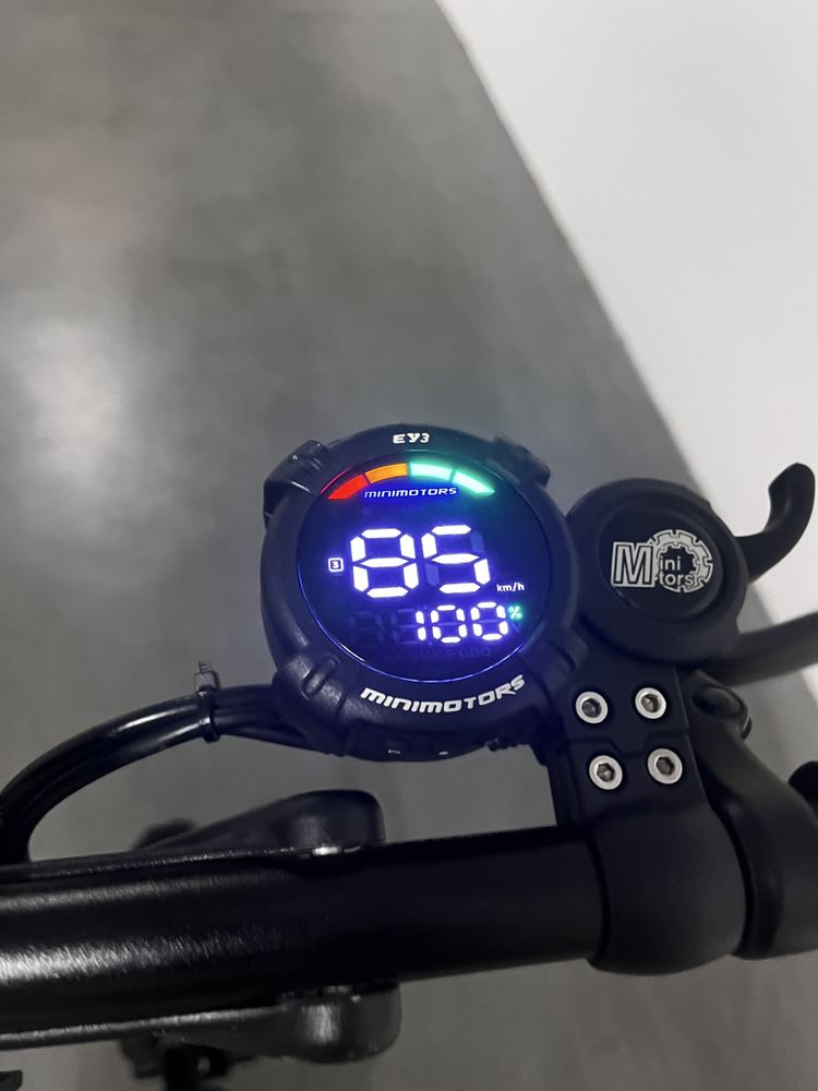 Trotinete Dualtrone dual motor longbody special edition