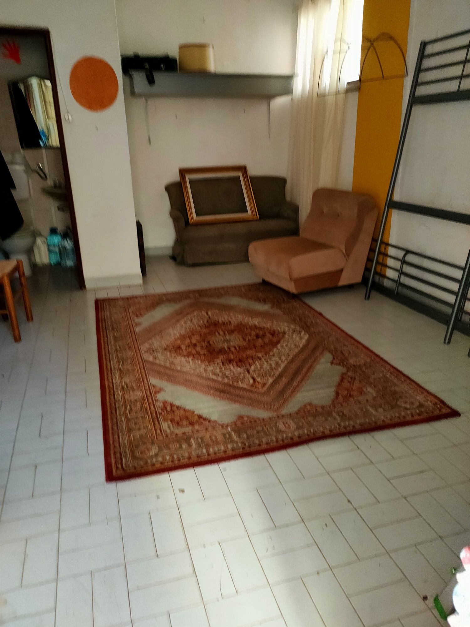 Garagem Porta Direta para rua - Cacém -NÃO É HABITAÇÃO