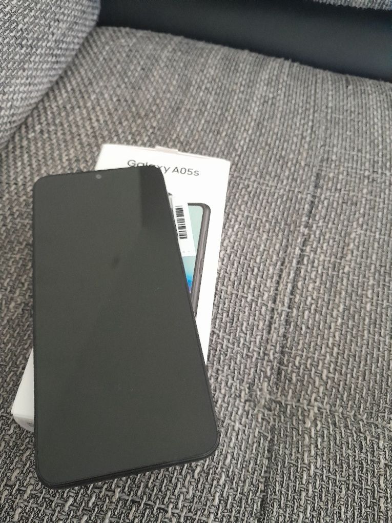 Samsung A05s na gwarancji ponad rok