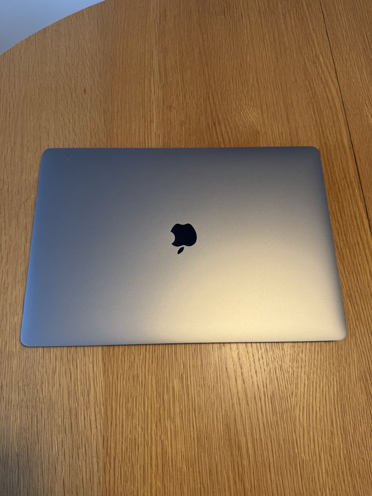 Laptop Apple Macbook Pro 16”, 512Gb ssd, 16gb ram, i7