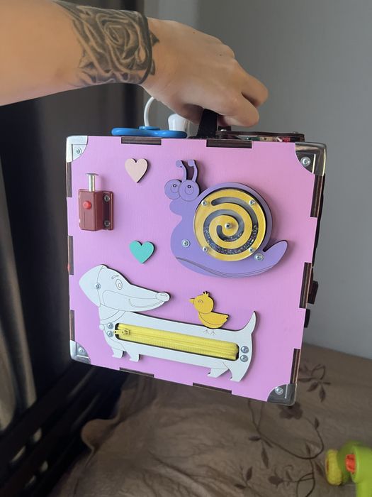 Бізі куб , іграшка розвиваюча