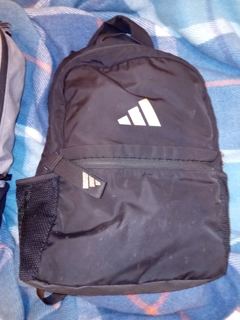 Mochila de costas adidas sem nada a apontar