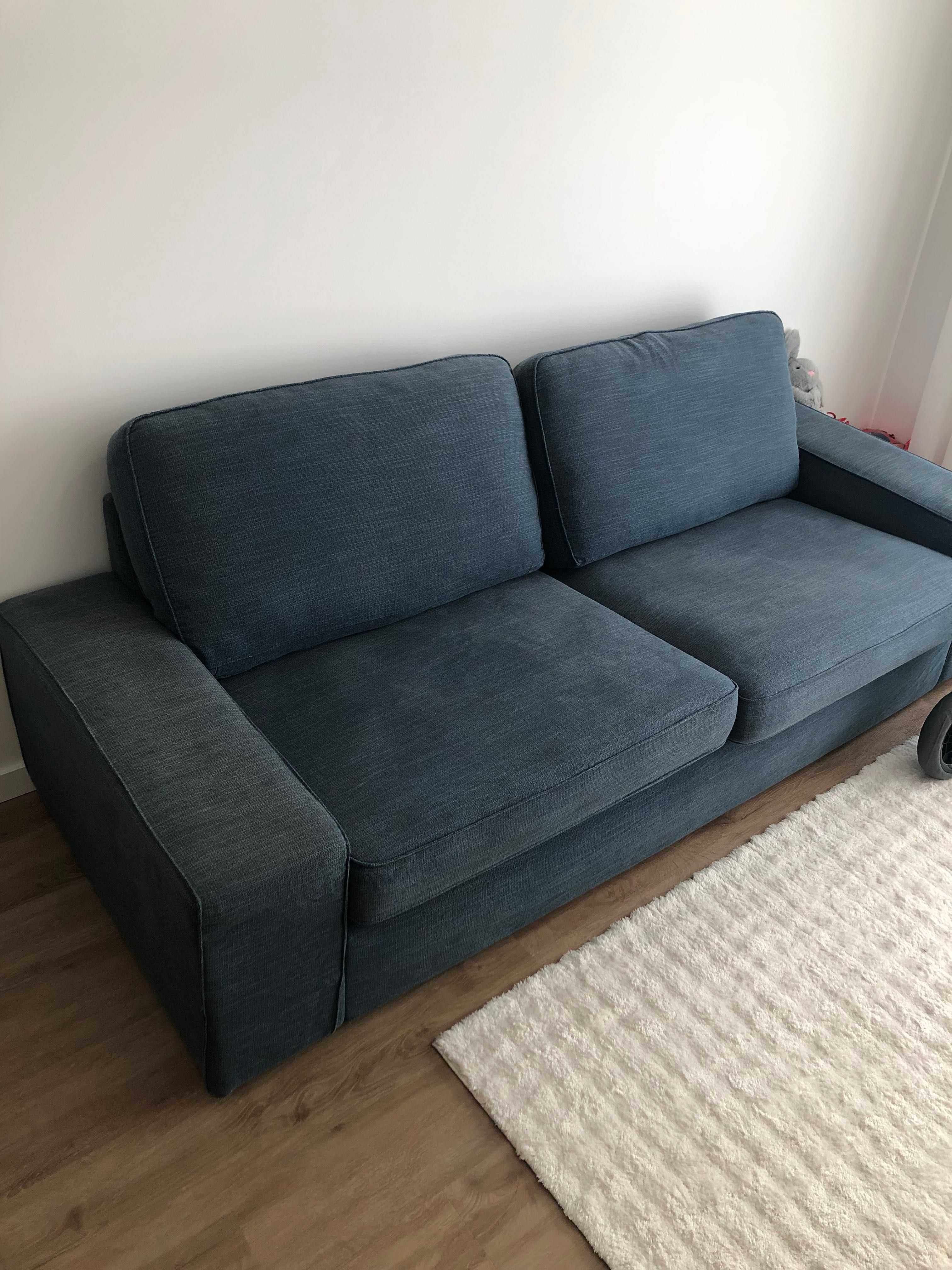 Sofá 3 lugares Ikeia modelo Kivik cor azul petróleo