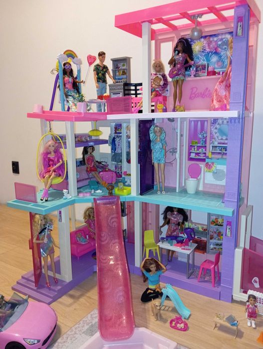 Domek Barbie Dreamhouse z samochodem i gratisami