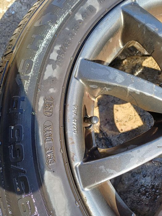 Opony z felgami 4 sztuki