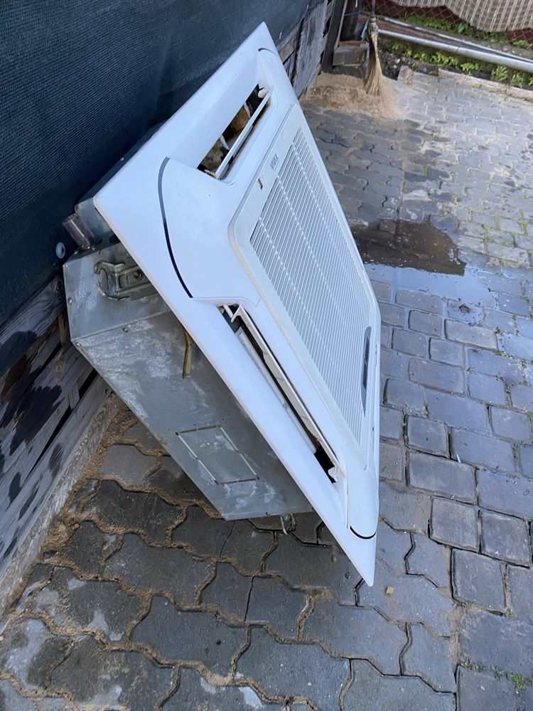 Klimatyzator kasetonowy VIVAX ACP-42CC120