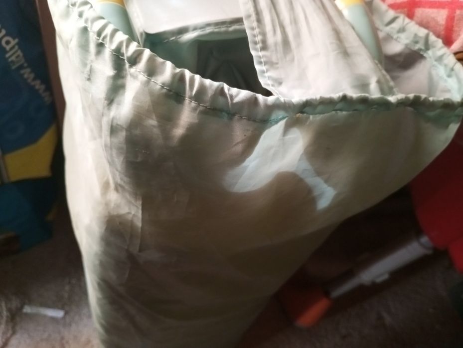 Cama para bebê praticamente nova