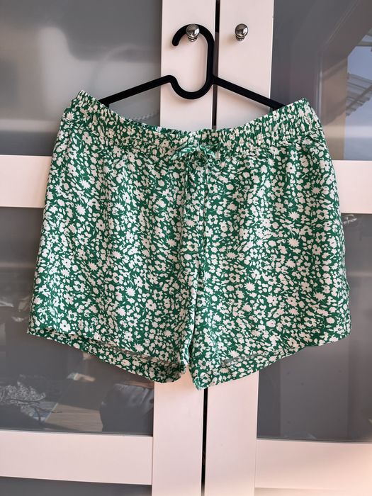 Pieces krotkie spodenki L 40