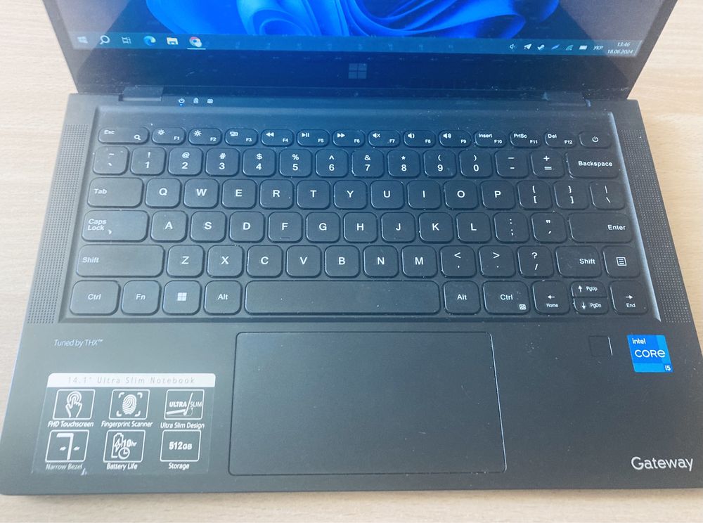 Ноутбук Gateway GWTC51427 i5-1235U/8GB RAM/512 ssd/Iris xe G7