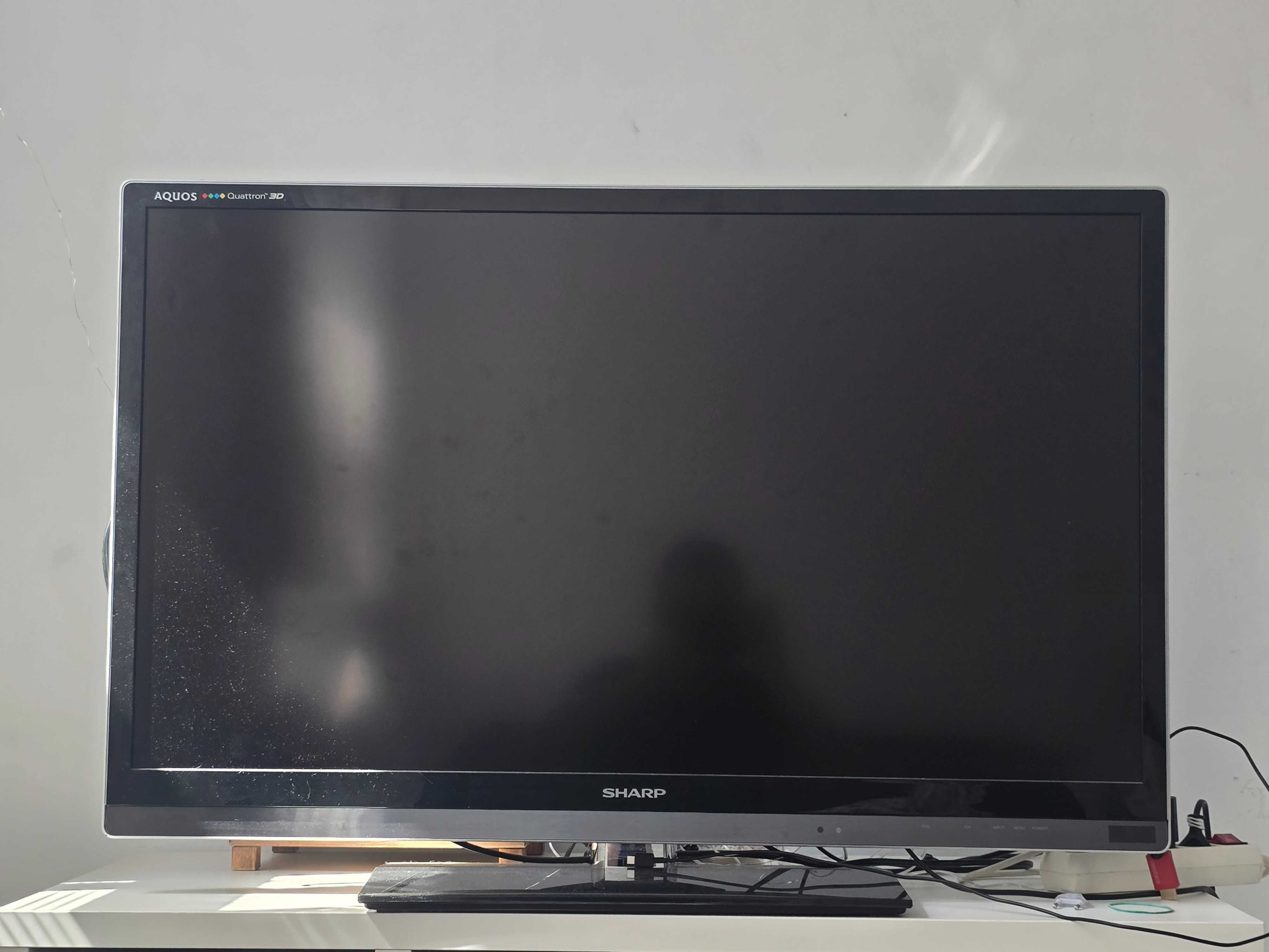 Sprzedam telewizor Sharp LC-40LE830E (3D).
