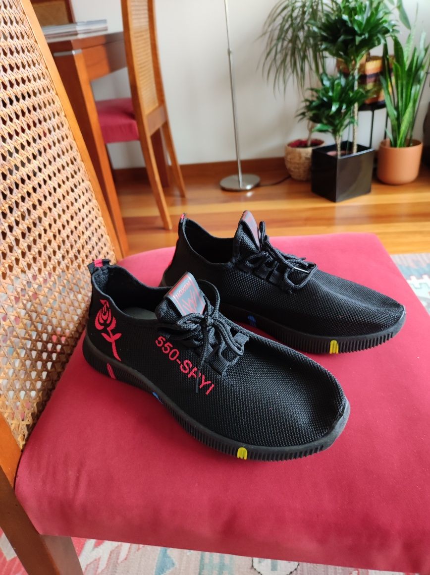Sapatilhas em lycra, novas