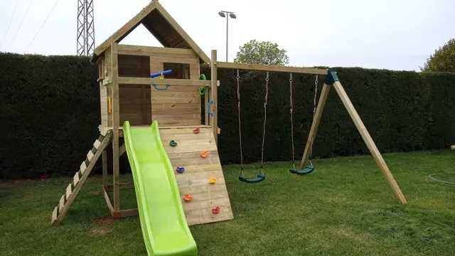 Playground Madeira Escorrega Baloiço Casinha Instalado.