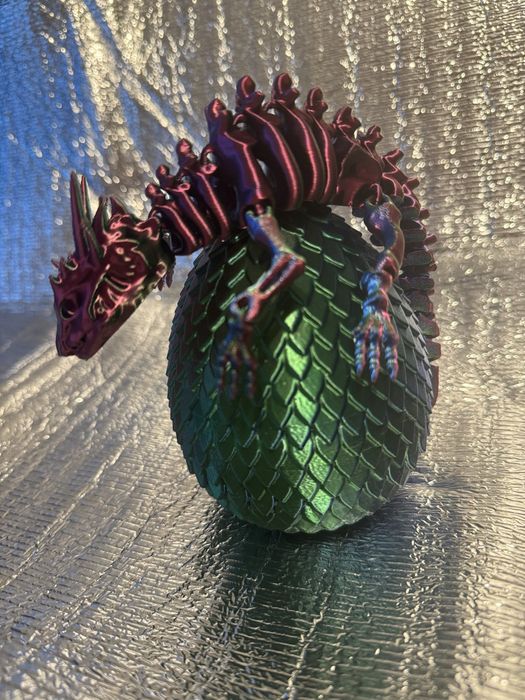 Яйце дракона і скелетон ящірка динозавр іграшка 3д