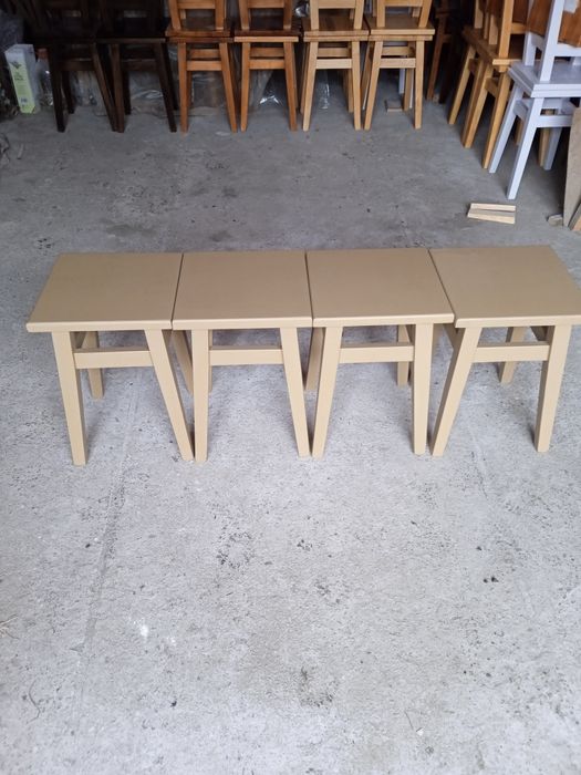 Продається табуретки і столи
