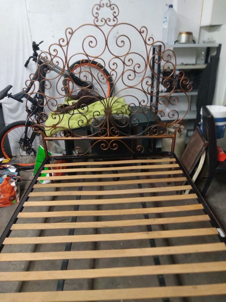 Cama de ferro sem colchao