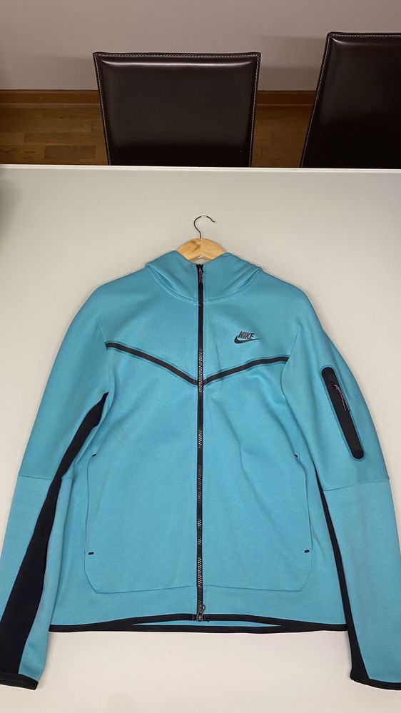Casaco Nike Tech fleece azul claro