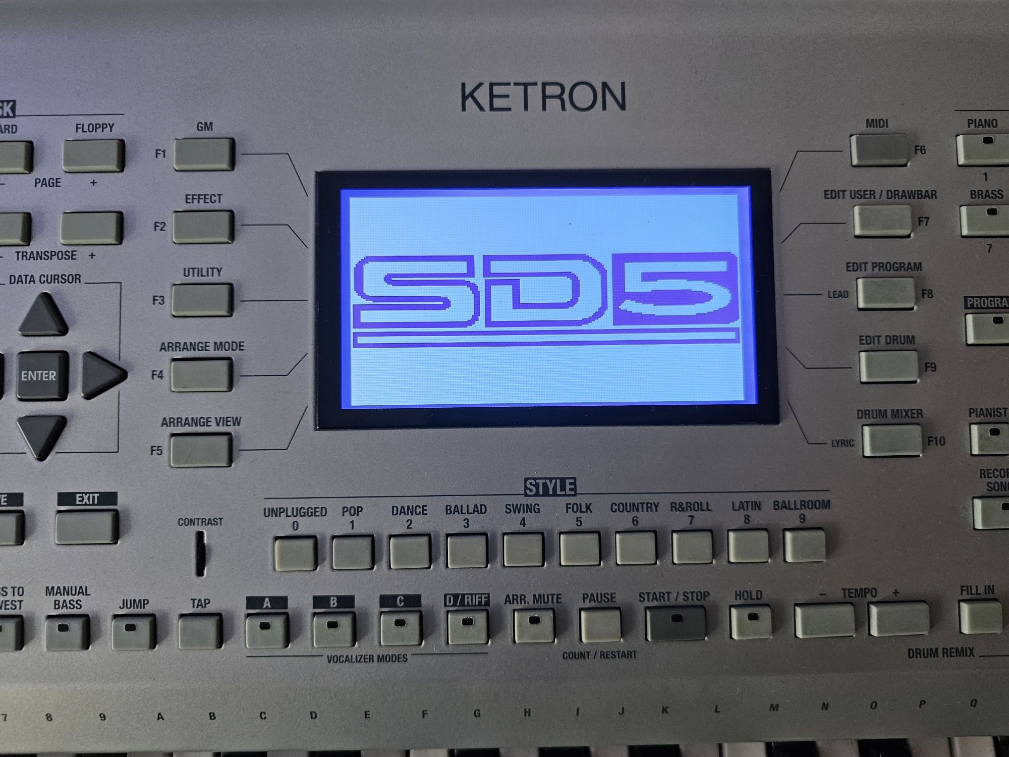Ketron SD5 futerał statyw style podkłady