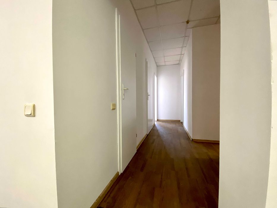 Комерційне дворівневе приміщення в центрі міста (вул. Перемоги).