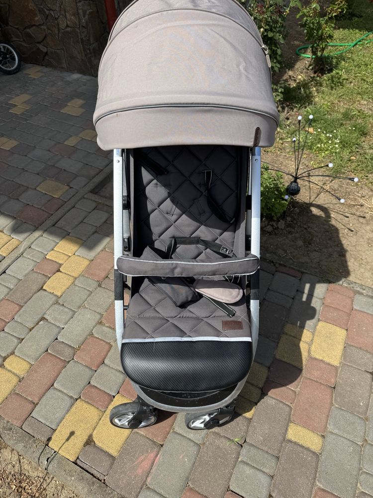 Прогулянковий візок Carello