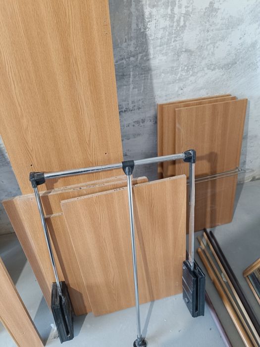 Две прихожие, двери для прихожей с зеркалами