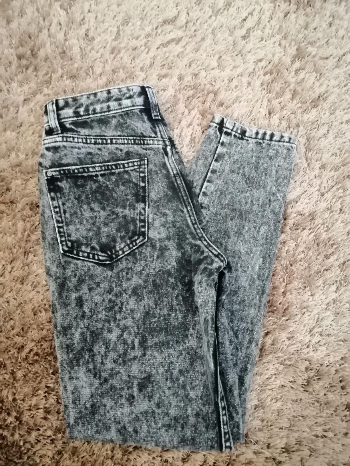Jeansy mom fit high waist rozmiar 32 Sinsay
