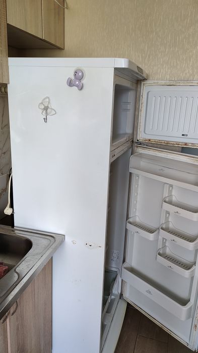 Продам холодильник Stinol