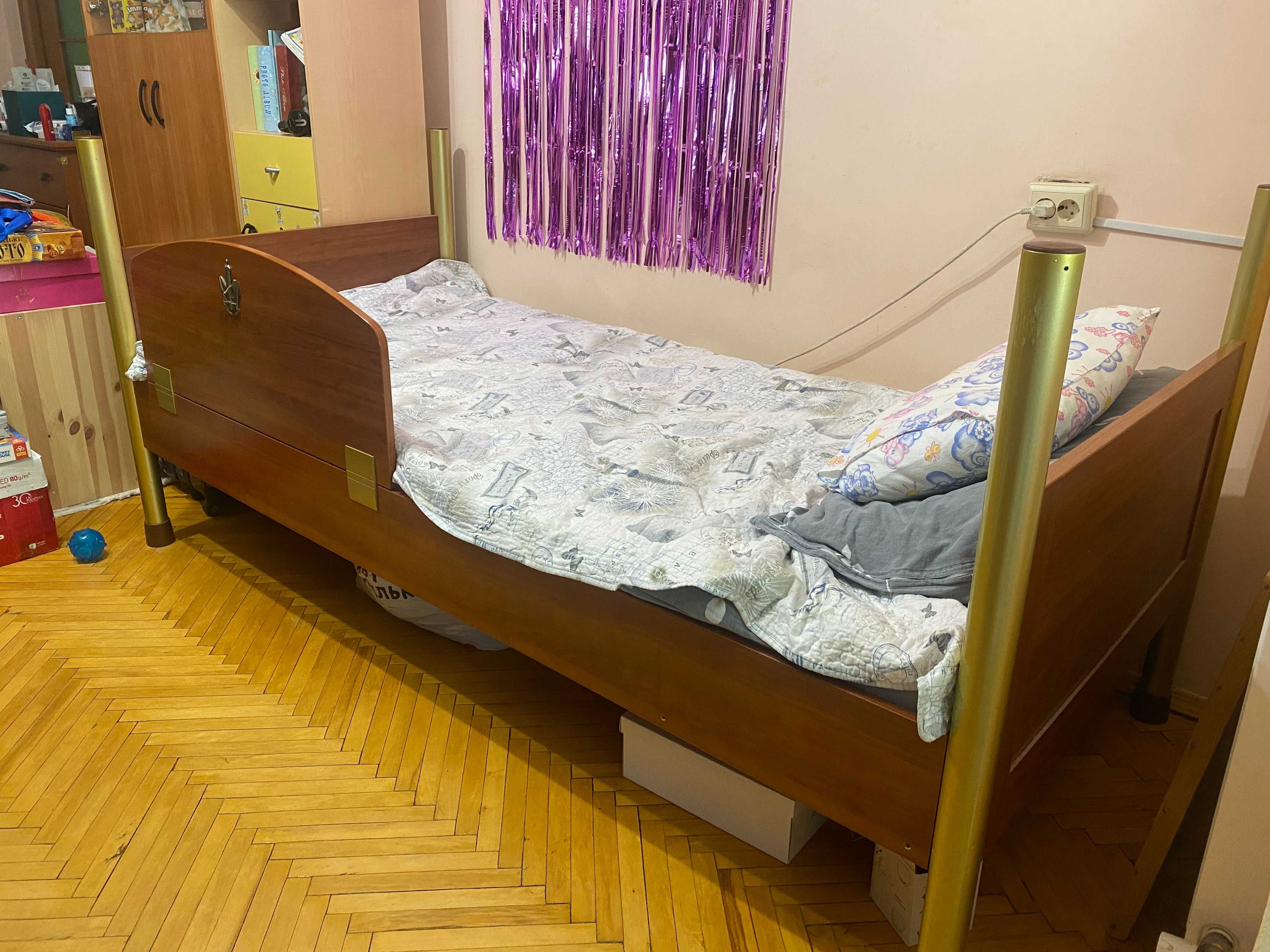 Двохярусне ліжко Cilek + книжкова полиця з місцем для ігор + матрац