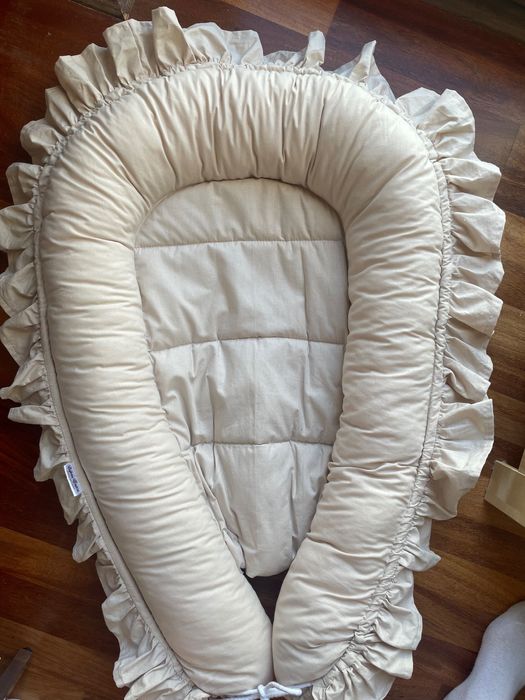 Kokon Niemowlęcy Beżowy Z Falbanką