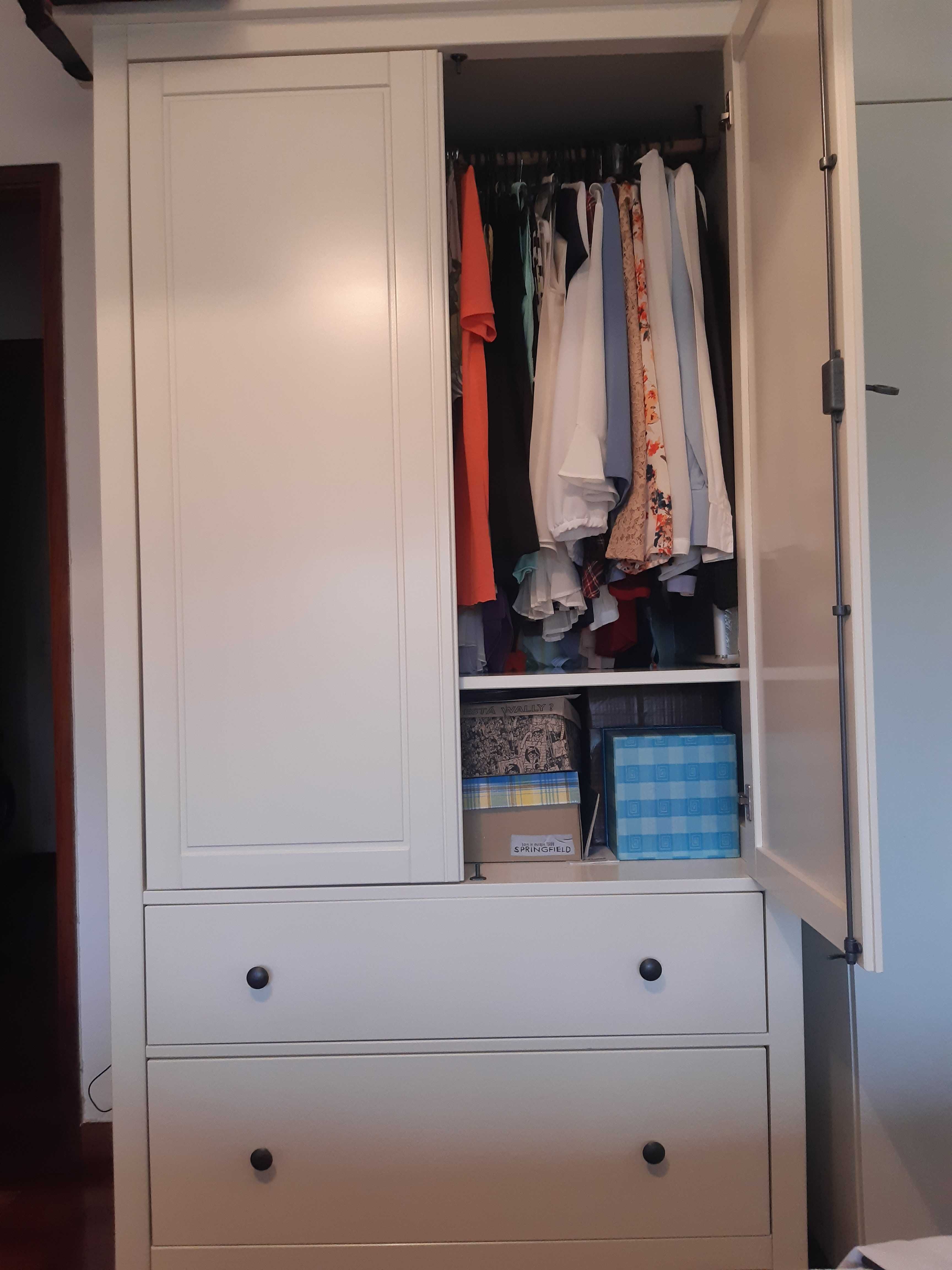 Armário/Roupeiro Ikea HEMNES