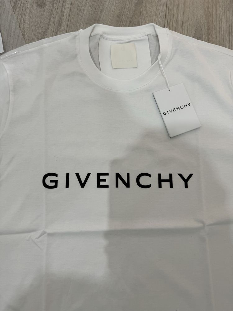 Givenchy t shirt