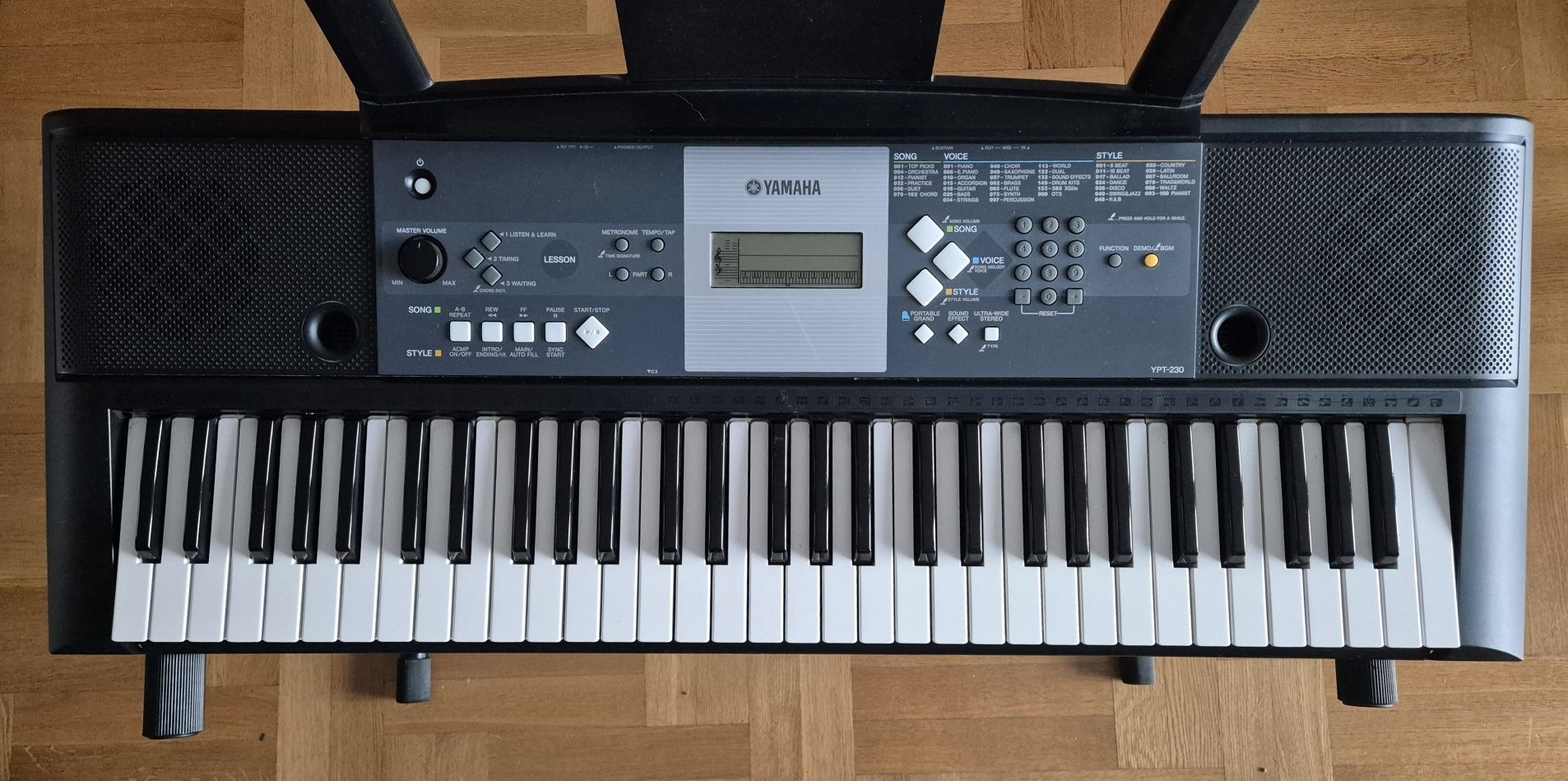 YAMAHA YPT-230 Keyboard plus stojak