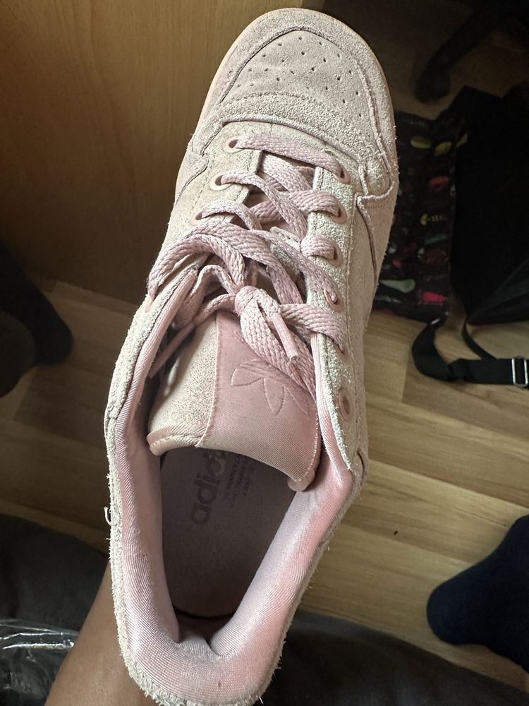 Buty zamszowe Adidas