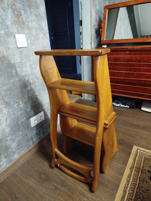 Продам стілець драбину.