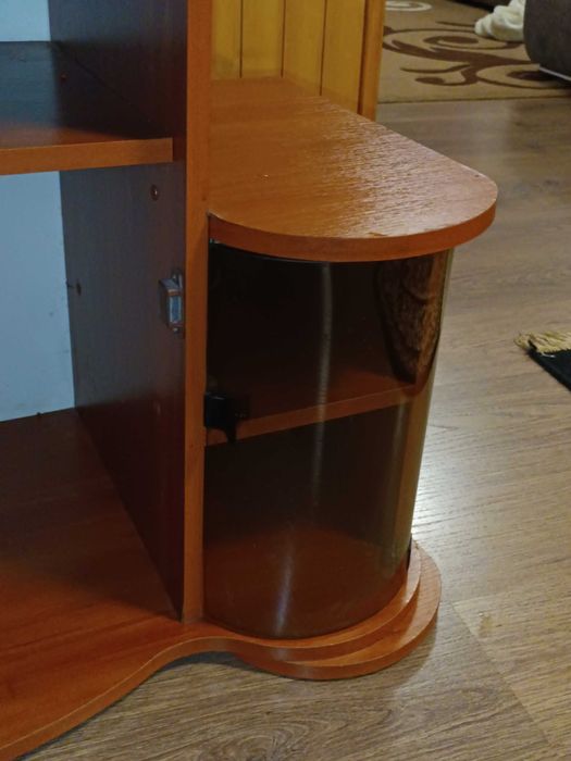 Тумбочка під телевізор