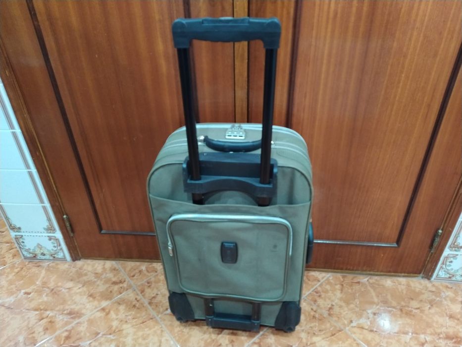 Mala Malas de porão até 23 kg viagem casa quarto apartamento vivenda.