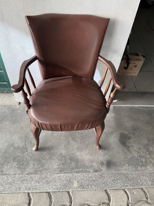 Cadeira antiga estofada